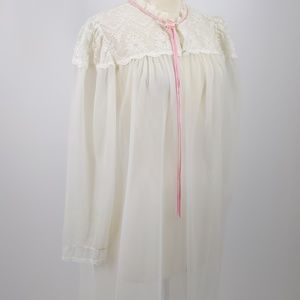 Dream away white robe with white trim/pink edge-L